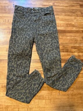 Zara high-waisted green leopard print skinny jeans frayed bottom hem (k1) sz 4